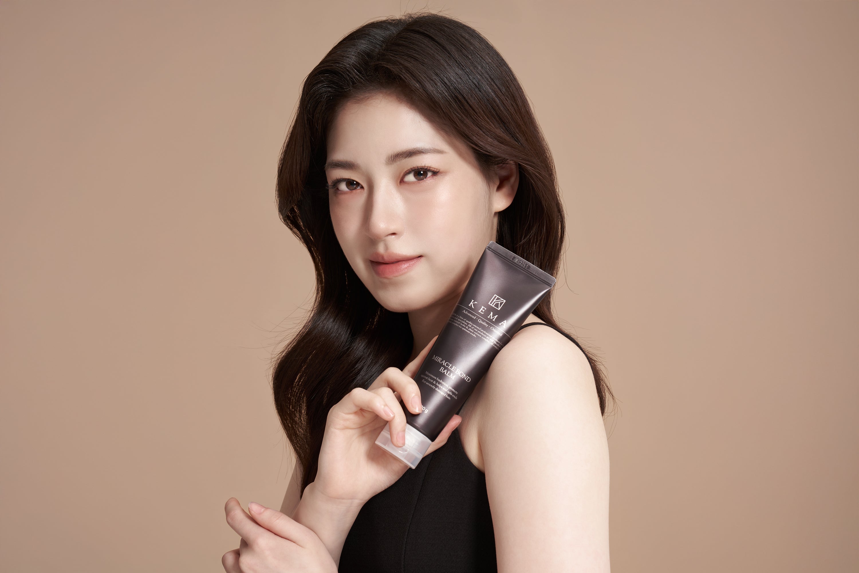 KEMA(ケマ)公式|リポソーム技術採用のプロ仕様ヘアケア。湿熱発想×秩序ある処方設計で、まとまり・ツヤ感のある髪印象へ。
– KEMA SHOP